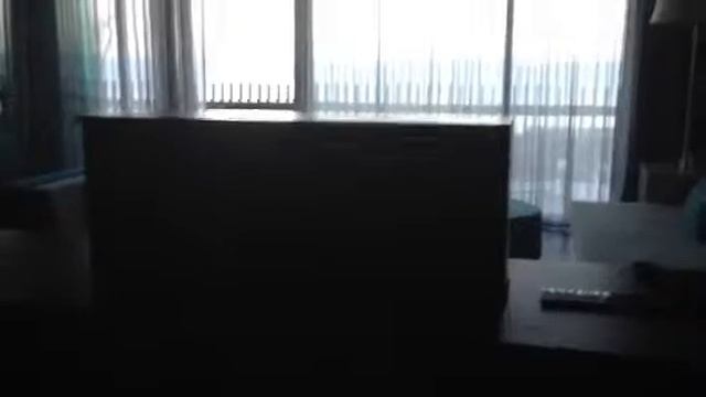 Удобства в номере - Весёлые туристы обнаружили весёлые удобства в номере смотреть онлайн
