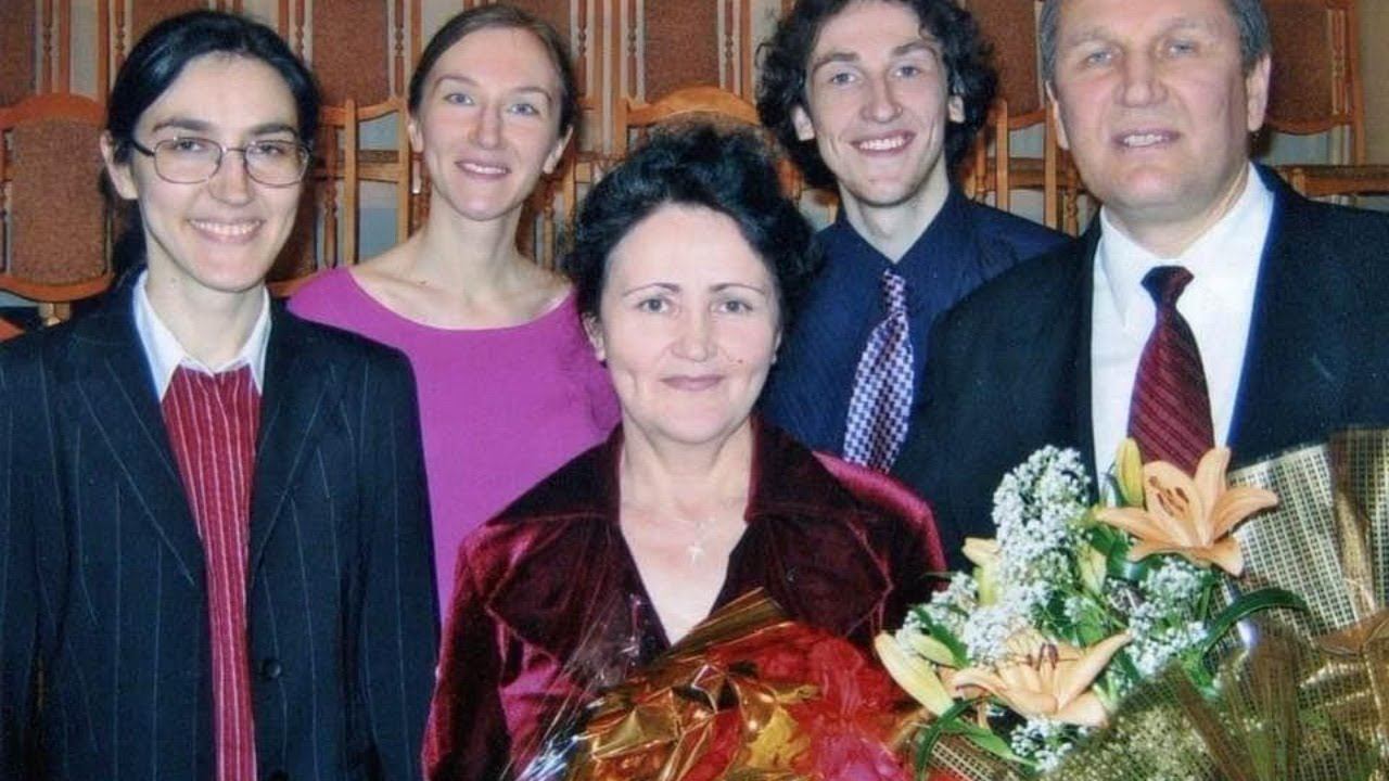 Траурное служение. Прощание с братом Борисом и Раисой Бережными (11.00 мск.) смотреть онлайн