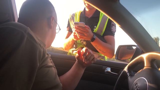 Нереально всцычные 🤣🤣🤣 хлопчики харьковской полиции в Геническе смотреть онлайн