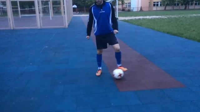 КАК СДЕЛАТЬ ЭЛАСТИКО!? learn football skills tricks ELASTICO смотреть онлайн