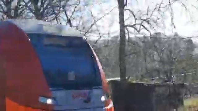 ЭС2Г 042 Ласточка ползет сообщением Калининград Светлогорск с приветливой бригадой смотреть онлайн