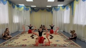 группа  - "Танец Дикарей возле костра"