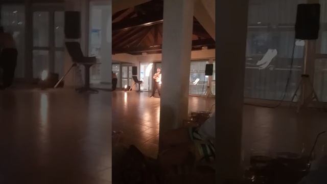 Огненные мальчики в Nissiana hotel смотреть онлайн