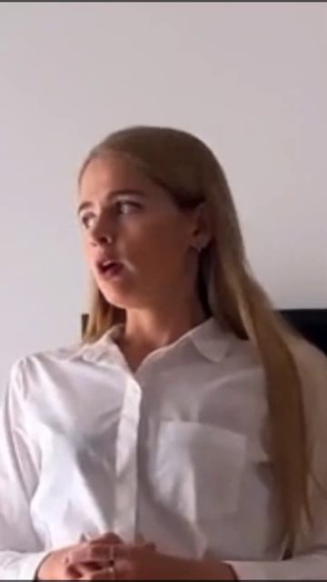 Ей не очень нравится её робота! #shorts #робота #отель смотреть онлайн