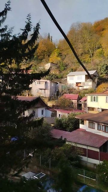 Вид на горы из окна отеля в Хосте, Сочи смотреть онлайн