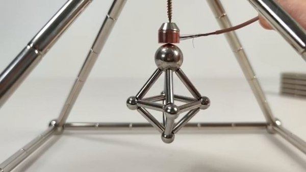 Motorized Magnetic Sculpture _ Magnetic Games