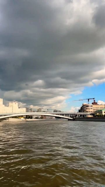 На корабле #МоскваРека #travelvlog #moscow #Кремль#КраснаяПлощаль#прогклканакатере#москва#россия смотреть онлайн