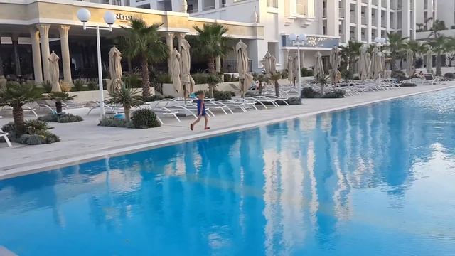 Территория отеля Concorde Green Park Palace смотреть онлайн