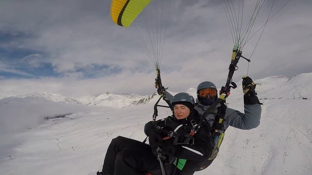 02012020 ParaTourYes gudauri paragliding полет гудаури بالمظلات، جورجيا بالمظلات смотреть онлайн
