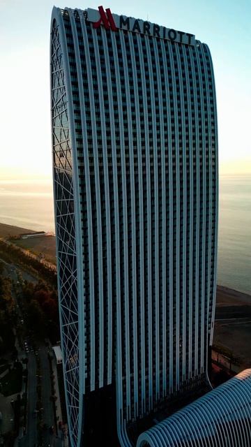 Облет отеля Marriott и панорама Батуми 2023: вид сверху на море смотреть онлайн