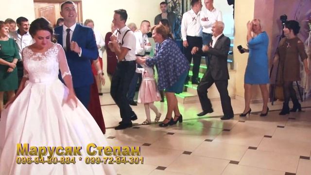 "Народні пісні на українському весіллі: історія та емоції" смотреть онлайн