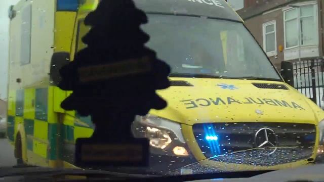 *NEW* NHS mercedes sprinter ambulance responding | NEAS смотреть онлайн