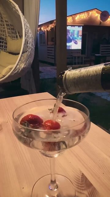 Погнали в Крым @chalet.kosmos #флэшмоб #крымравнорай #отдыхвкрыму #отеликрым #отдыхнаюге смотреть онлайн