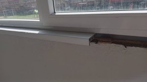 Как установить узкий подоконник на балконе. Подоконник 10 см без уголков. Простой способ.