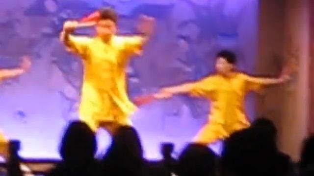 Bruce lee )) Restoran in Beijing. (Ресторан в Китае) смотреть онлайн