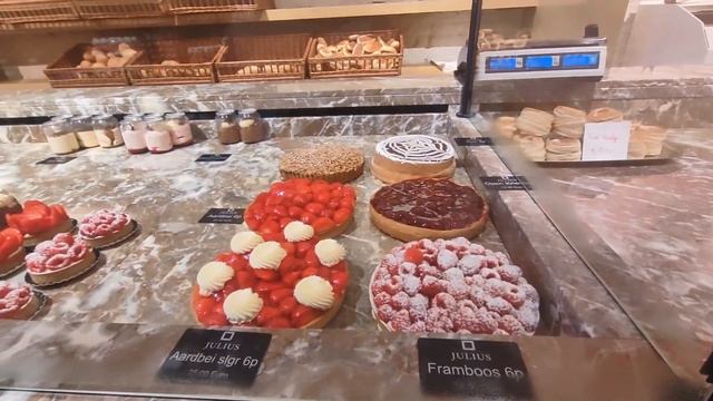 Булочная в Бельгии.Julius смотреть онлайн