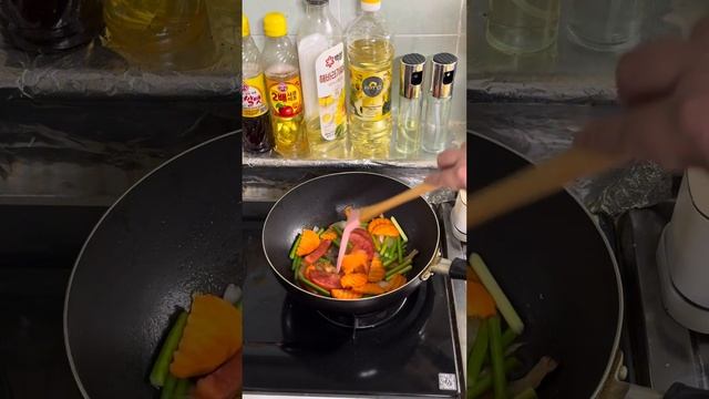 Сочная курица с овощами,как в ТАШКЕНТЕ! С Приправленым рисом на гарнир!Овощи сохраняют свой цвет! смотреть онлайн