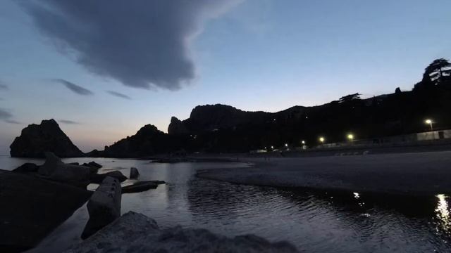 Крым. Симеиз. Таймлапс вечера на набережной. смотреть онлайн