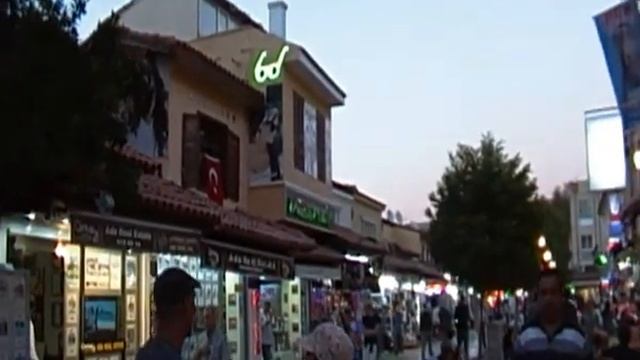 Кушадасъ търговски улички смотреть онлайн