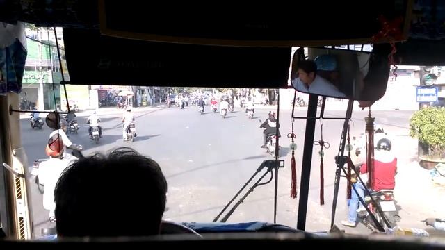 По пути в Сайгон (Хошимин) смотреть онлайн