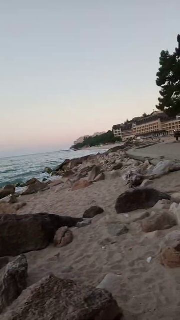 Море... в конце красивый отель)Sea and beautiful hotel) How are you?😊 #море #врек #пляж #АсяА #гача смотреть онлайн