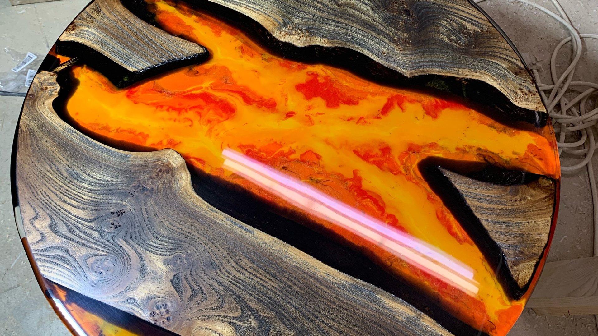 Купить стол лава из эпоксидной смолы в Новосибирске смотреть онлайн