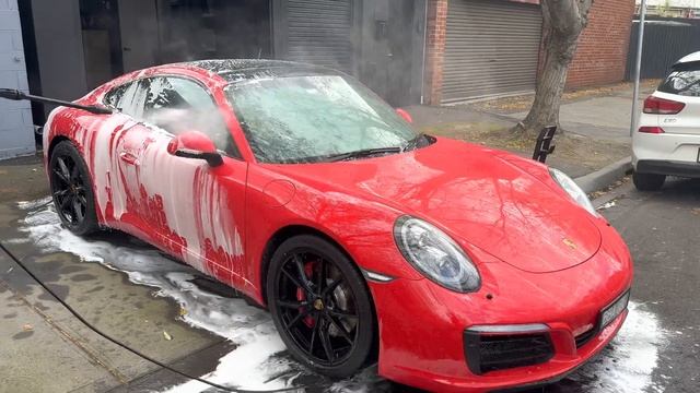 2017 Porsche 911 Carrera S | Maintenance Wash смотреть онлайн