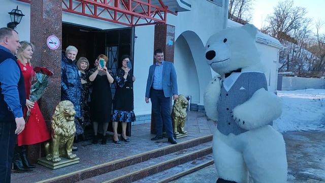 Из ресторана, а там СЮРПРИЗ🎉🎁🐣 смотреть онлайн