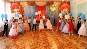 Танец с шарами. ДОУ №8 "Малыш", г.Шахтёрск