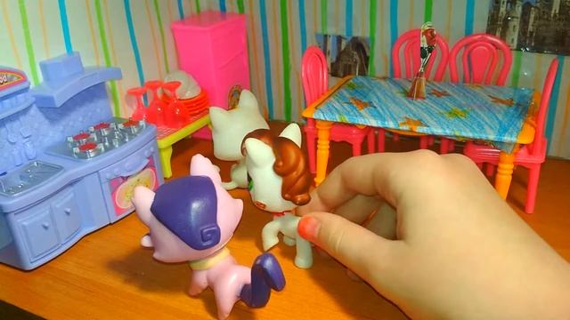 ПРИЕХАЛИ В ОТЕЛЬ Детские видио Мультик с игрушками Детские игры смотреть онлайн