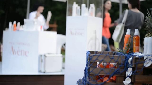 Вечеринка у бассейна Marie Claire смотреть онлайн