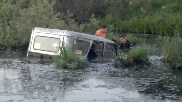 UAZ Русские не сдаются!!! Купание коня УАЗ!!! смотреть онлайн