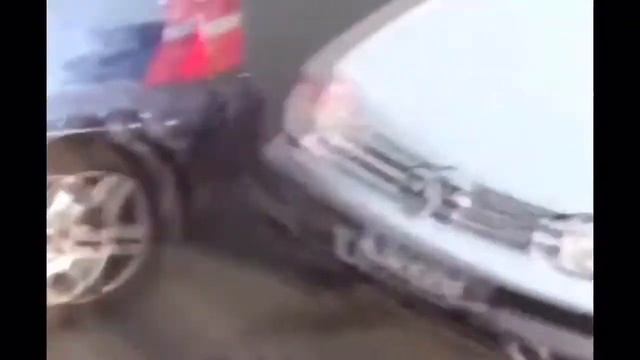 СВАДЕБНЫЙ КОРТЕЖ ВО ФРАНЦИИ. ЧЕЧЕНЦЫ ЛИДЕРЫ. смотреть онлайн