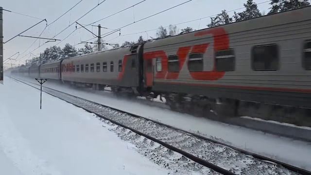 [РЖД] [ЦППК] Электровоз ЧС7-083 с пассажирским поездом №97 Дмитровград - Москва. смотреть онлайн