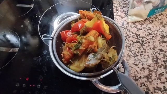 ИСПАНСКИЙ РЫБНЫЙ СУП С РУССКОЙ НОТКОЙ смотреть онлайн