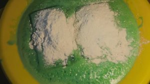 БИРЮЗОВАЯ ПАСТА ИЗ СТИРАЛЬНОГО ПОРОШКА И МОЮЩЕГО СРЕДСТВА. ПОЛОСКАНИЕ ГУБОК