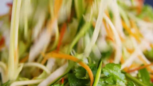Crunchy Raw Pad Thai | Week Light By Donna Hay