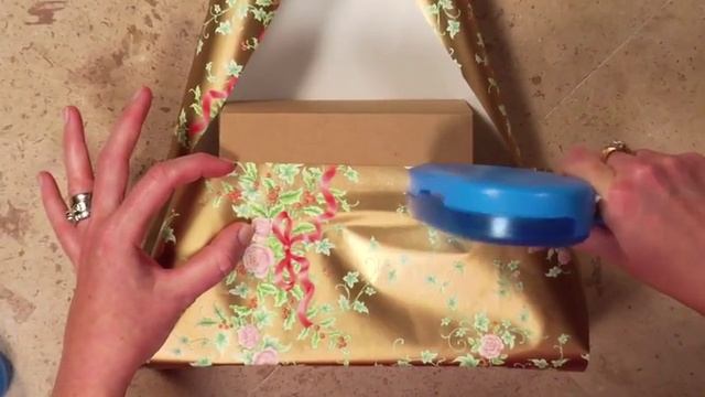 Wrapping a Gift like a Pro with Xyron Runners смотреть онлайн