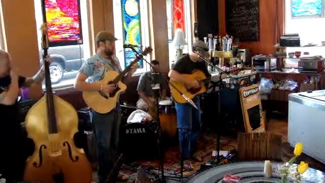 Travelin' Light -- Acoustic Couch