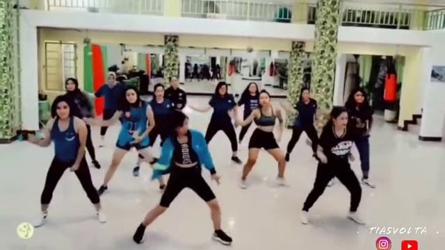 RUN IT - by DJ Snake || ZUMBA with Zin Julie DJ || Dance || Workout || Remix || tiasvolta смотреть онлайн