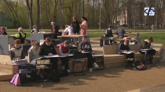 Юные художники вышли на первый в этом году пленэр