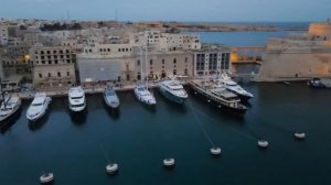 Хирург застыл в изумлении, когда на курорте увидел свою жену, погибшую пять лет назад. Истина оказ