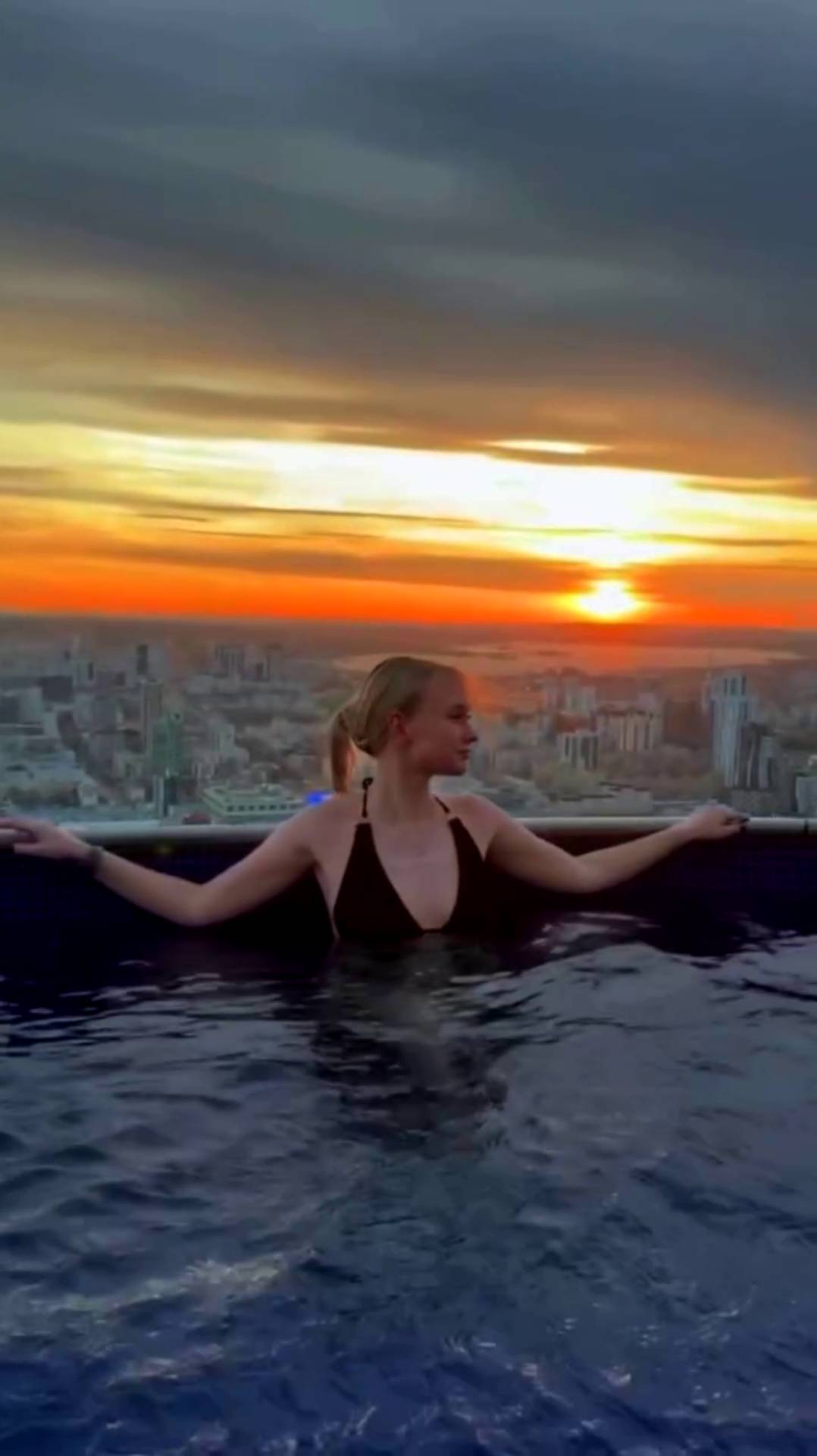 Прекрасный вечер в прекрасном городе смотреть онлайн