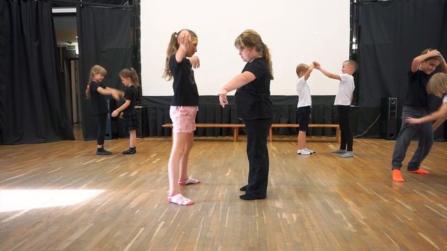 Выступление детей в Городском лагере Acting Camp (Минск, Беларусь) смотреть онлайн