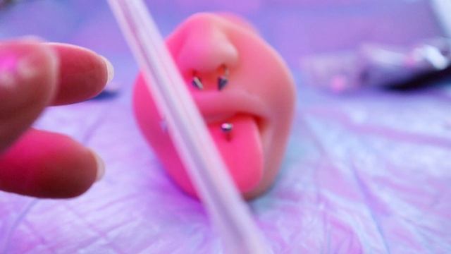 АСМР пирсинг смотреть онлайн