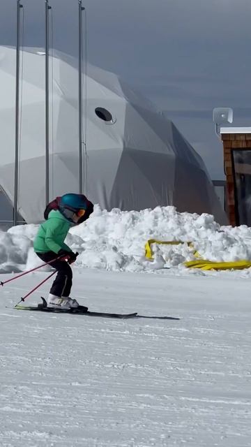Лучше гор могут быть только...Ski resort Shymbulak. Kazakhstan. Almaty. Шымбулак. #shymbulak смотреть онлайн