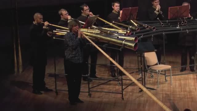 Аркадий Шилклопер (альпийский рог) и Российский роговой оркестр п/у Сергея Поляничко