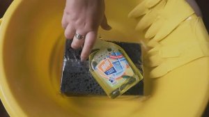 ЧЕРНАЯ ПОРИСТАЯ ГУБКА. ВЫЖИМАНИЕ, ПОЛОСКАНИЕ