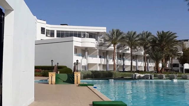 Египет пляж горки и бассейн отеля Queen Sharm Resort Egypt Beach Hotel Queen Sharm Resort