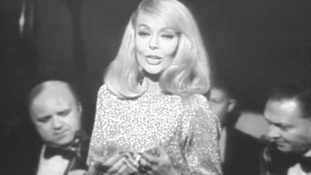 The NEW Loretta Young Show - E21 - "Facsimile" смотреть онлайн